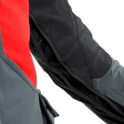 Giacca Moto In Gore-Tex Dainese D-EXPLORER2 GTX Ebony Nero Rosso 9 Giacca Moto In Gore-Tex Dainese D-EXPLORER2 GTX Ebony Nero Rosso -Dainese Italia giacca moto in gore tex dainese d explorer2 gtx ebony nero rosso 114103 zoom