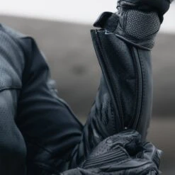 Giubbotto Moto Pelle Rebelhorn VANDAL Nero -Dainese Italia giubbotto moto pelle rebelhorn vandal nero 231527