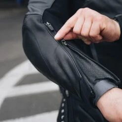 Giubbotto Moto Touring Rebelhorn VELOCE Nero Bianco -Dainese Italia giubbotto moto touring rebelhorn veloce nero bianco 236589