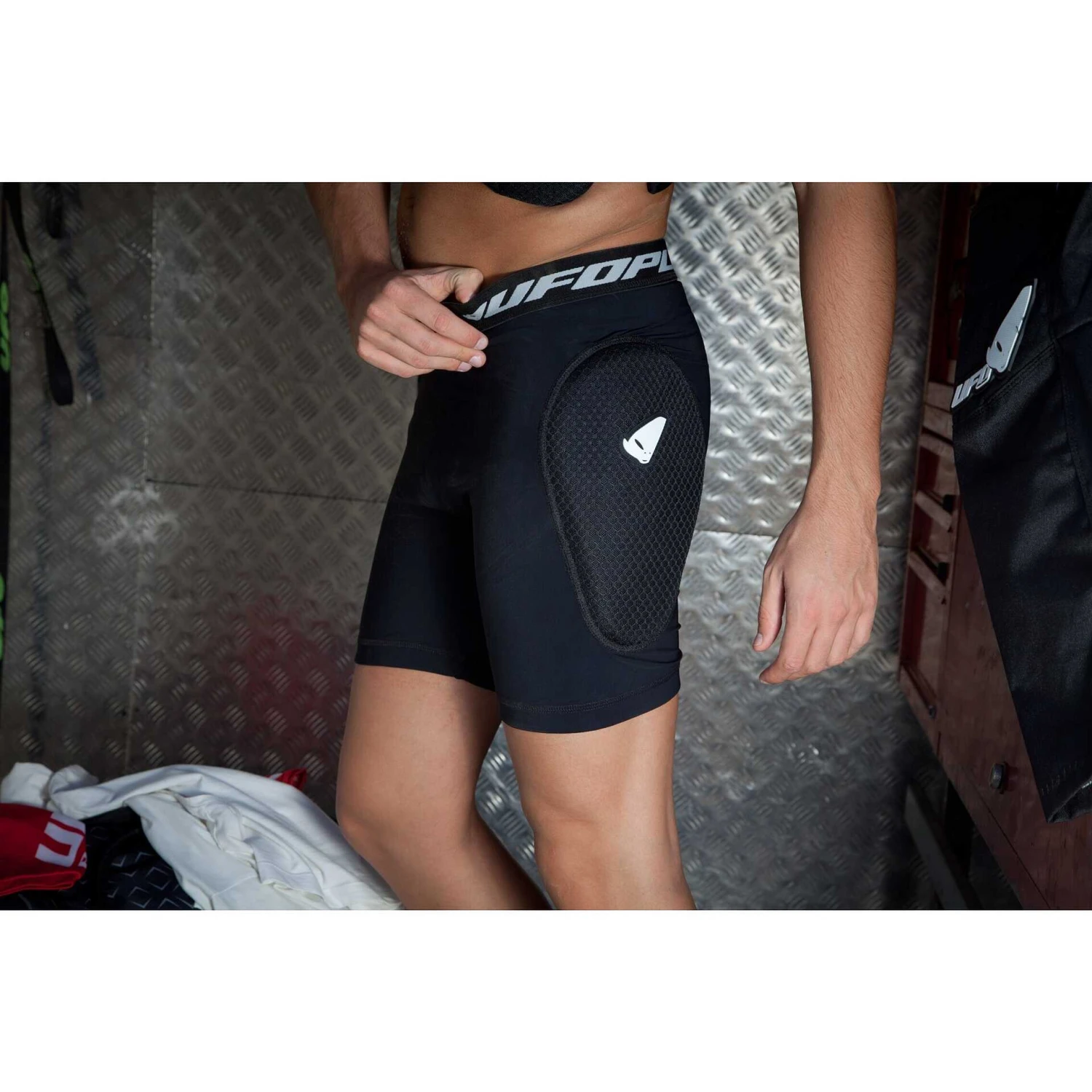 Pantaloncni Protettivi Moto Ufo Reborn MV6 Prot.anca (soft) Nero 7 Pantaloncni Protettivi Moto Ufo Reborn MV6 Prot.anca (soft) Nero - Image 7