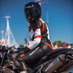 Pantaloni Moto Donna Pelle Rebelhorn REBEL Lady Nero Fluo Rosso Bianco 8 Pantaloni Moto Donna Pelle Rebelhorn REBEL Lady Nero Fluo Rosso Bianco -Dainese Italia pantaloni moto donna pelle rebelhorn rebel lady nero fluo rosso bianco 231453