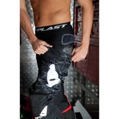 Pantaloni Protettivi Moto Ufo MURYAN MV6 Prot.anca (plast) Nero -Dainese Italia pantaloni protettivi moto ufo muryan mv6 prot anca plast nero 234910 zoom